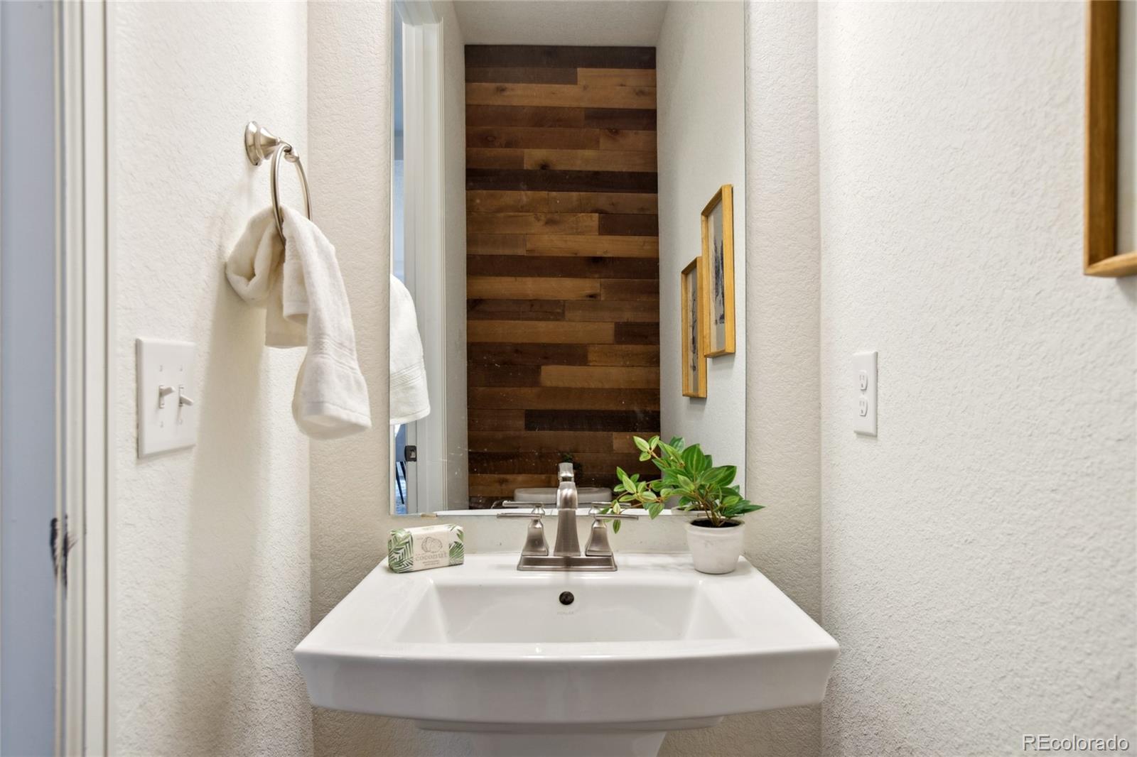 MLS Image #22 for 18824  robins drive,denver, Colorado