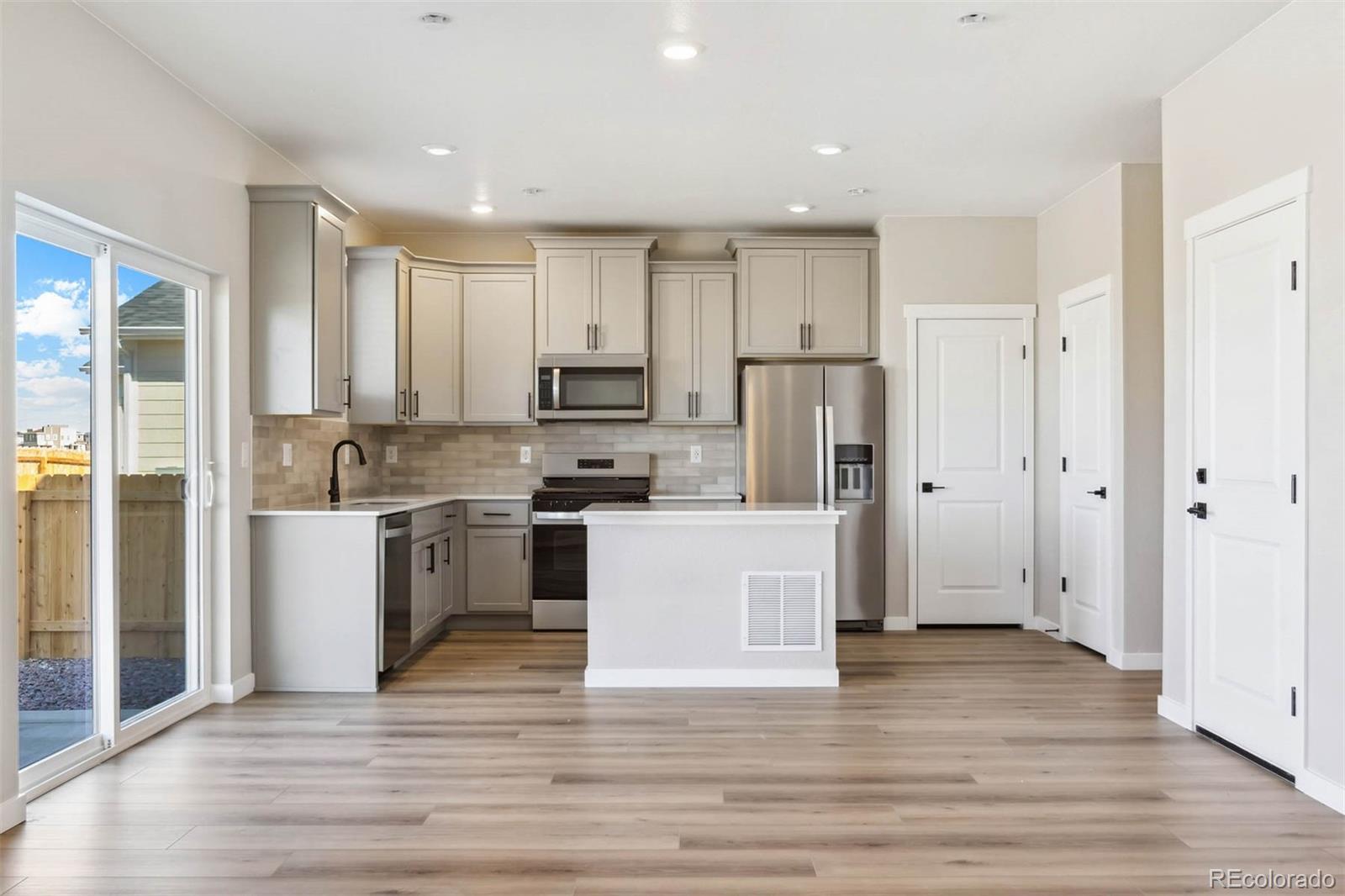 MLS Image #6 for 17883 e 94th place,commerce city, Colorado