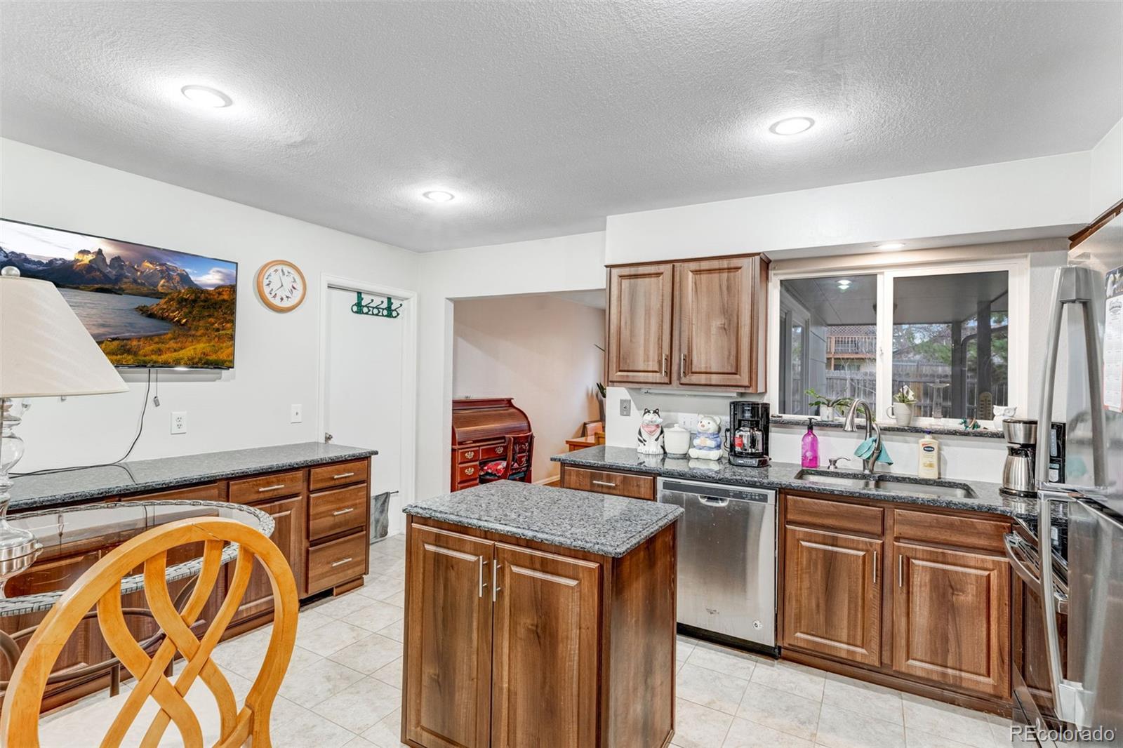 MLS Image #4 for 2145 s lewiston street,aurora, Colorado