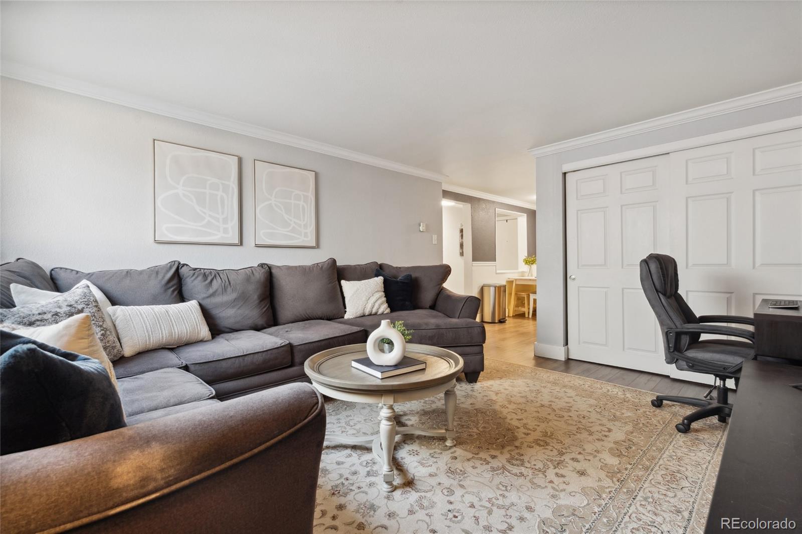 MLS Image #11 for 1390 n emerson street,denver, Colorado