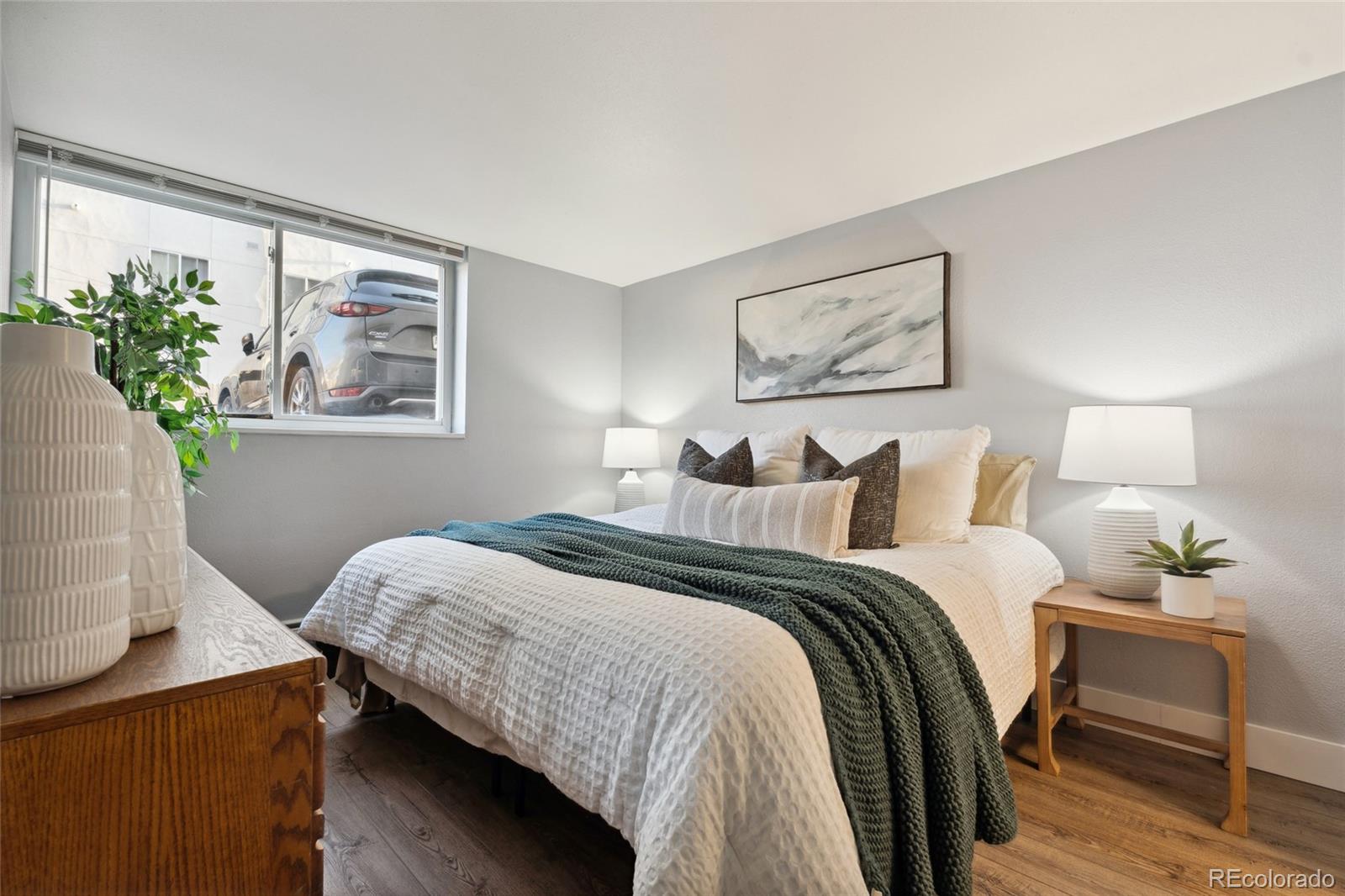 MLS Image #12 for 1390 n emerson street,denver, Colorado