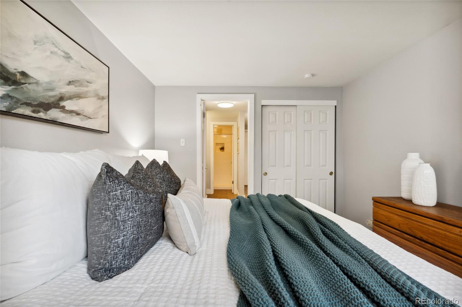 MLS Image #13 for 1390 n emerson street,denver, Colorado