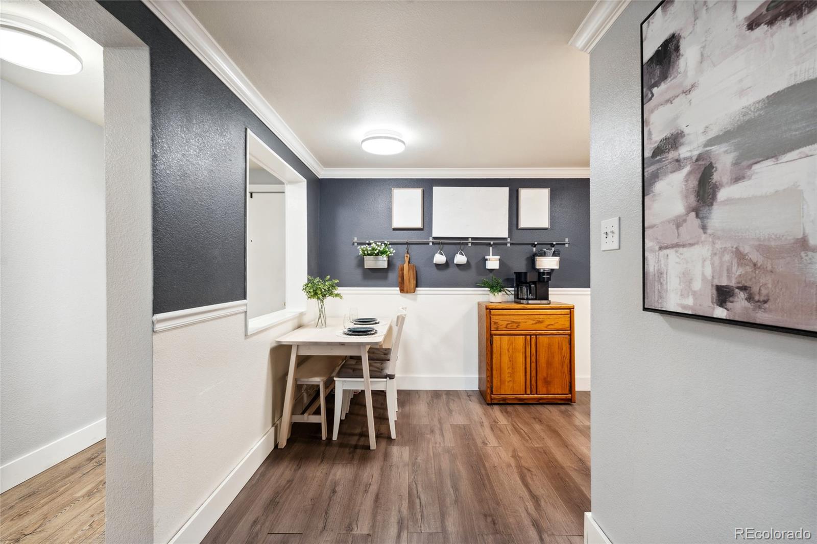 MLS Image #4 for 1390 n emerson street,denver, Colorado