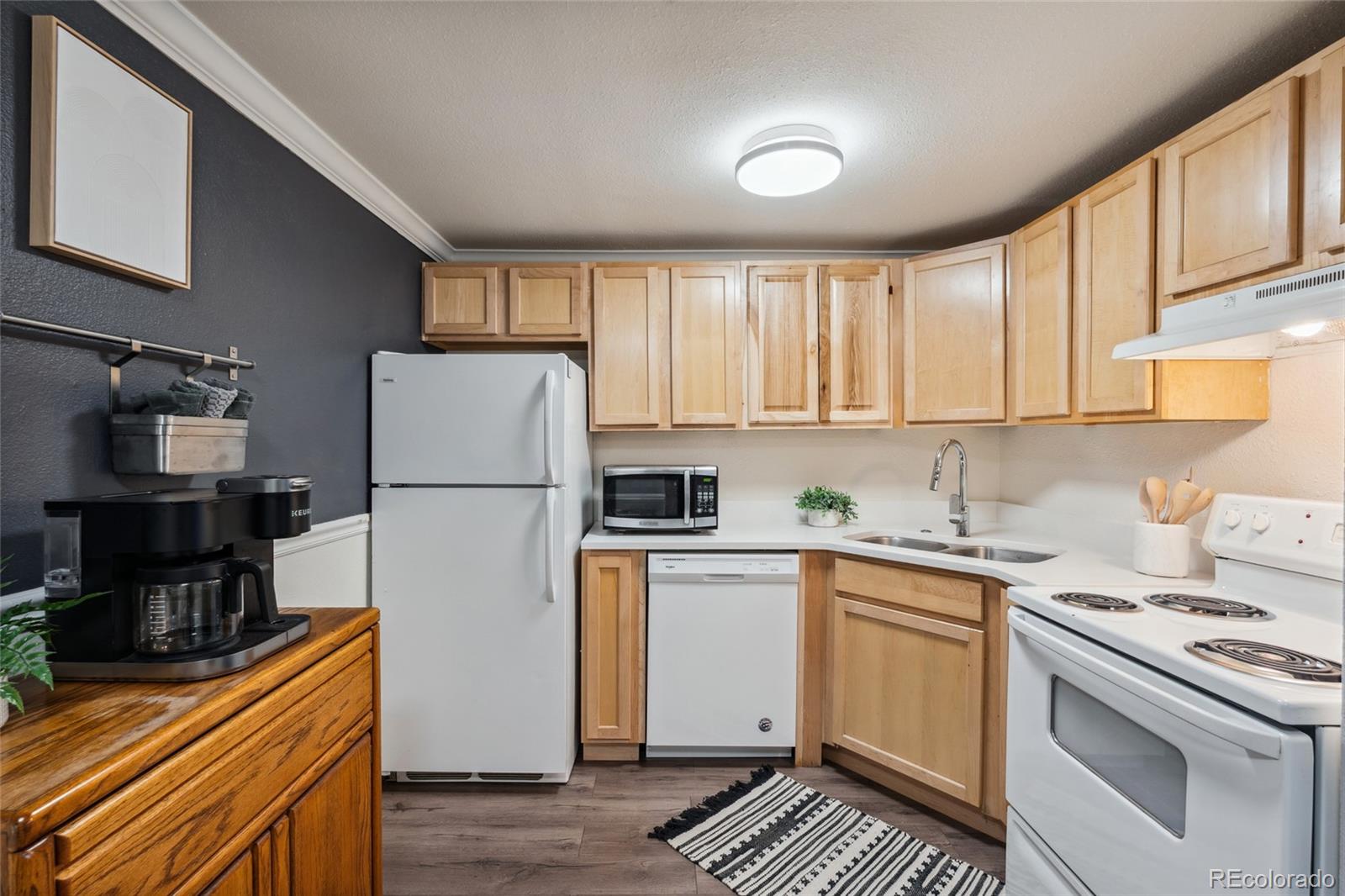 MLS Image #7 for 1390 n emerson street,denver, Colorado