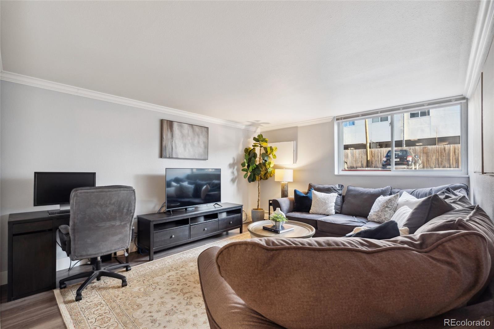 MLS Image #8 for 1390 n emerson street,denver, Colorado