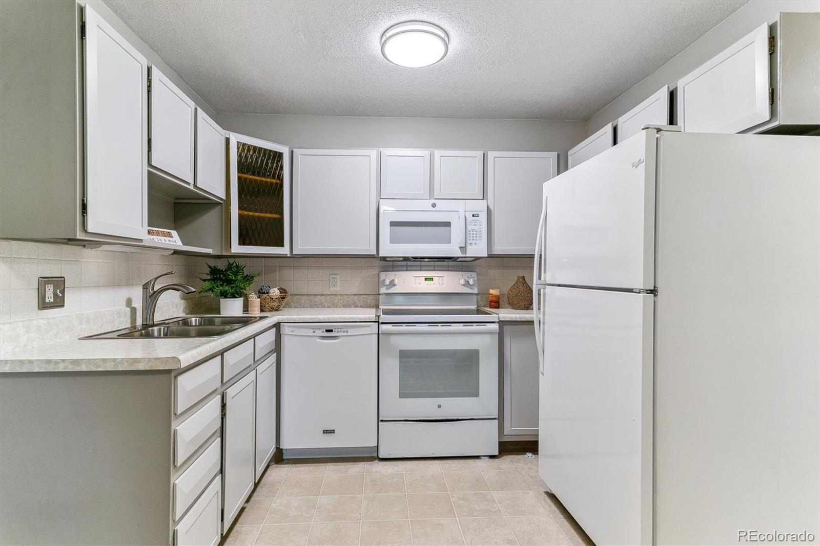 MLS Image #6 for 9385 e center avenue,denver, Colorado