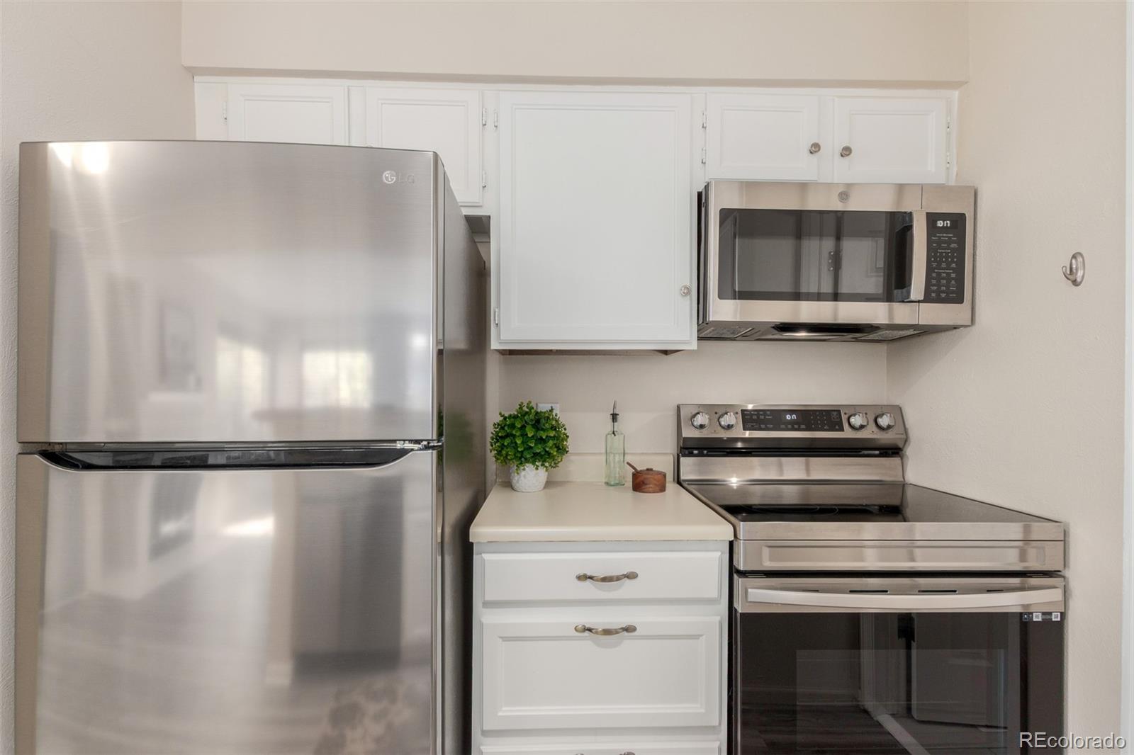 MLS Image #10 for 13792 e lehigh avenue,aurora, Colorado