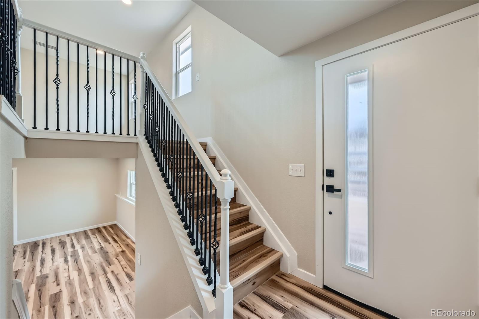 MLS Image #2 for 1152 s salida way,aurora, Colorado