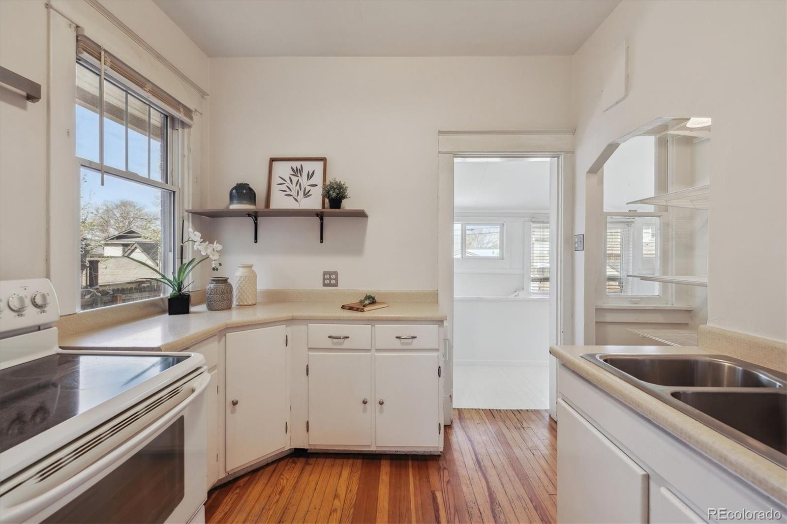 MLS Image #5 for 1111 s corona street,denver, Colorado