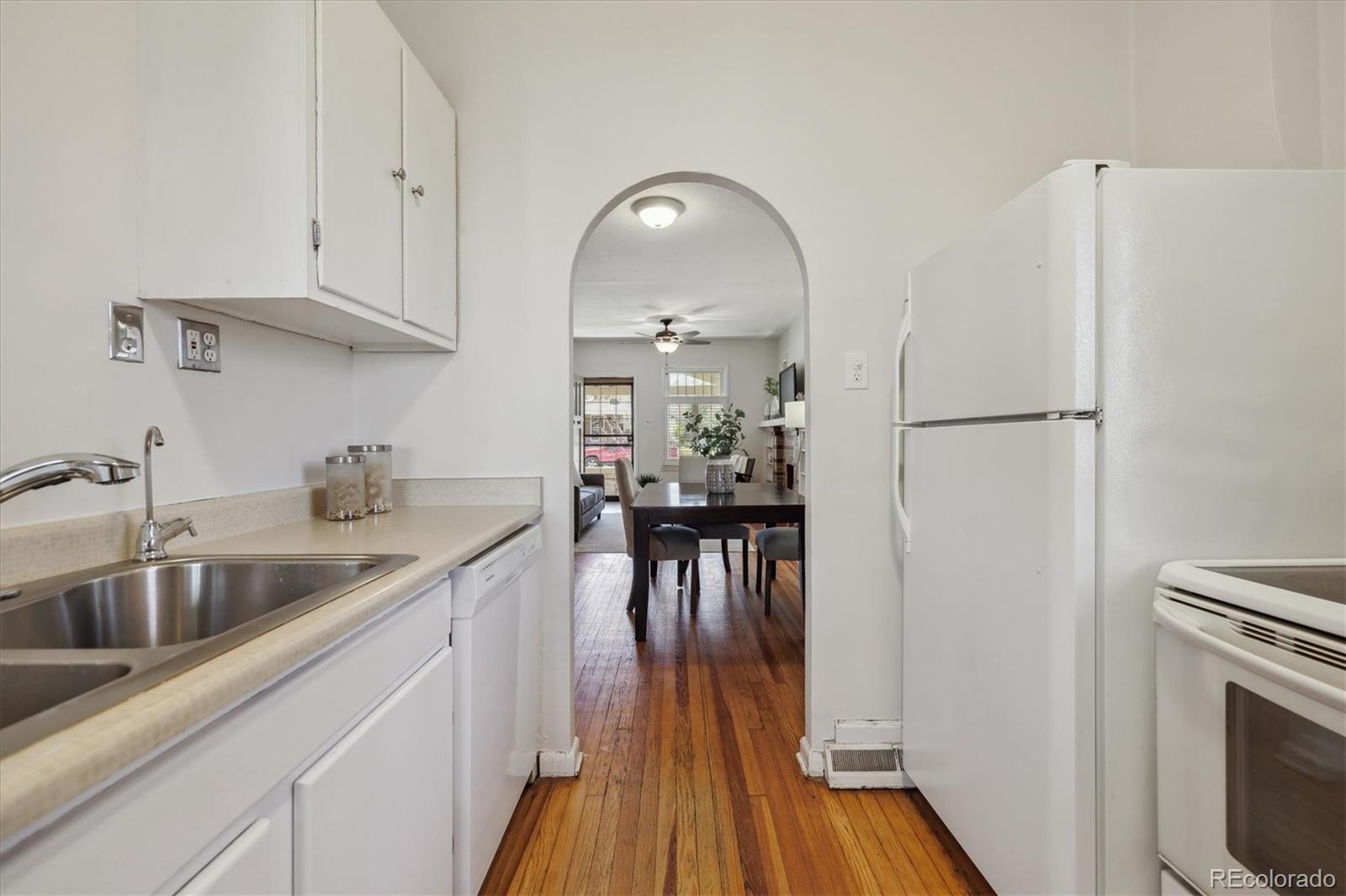 MLS Image #7 for 1111 s corona street,denver, Colorado