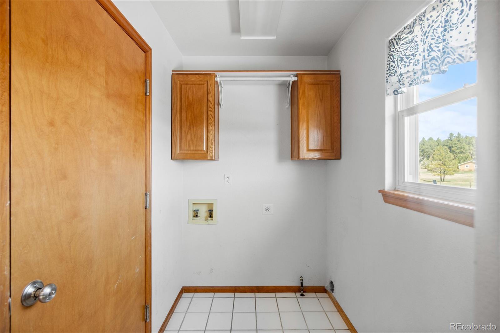 MLS Image #13 for 37178  pheasant run,elizabeth, Colorado