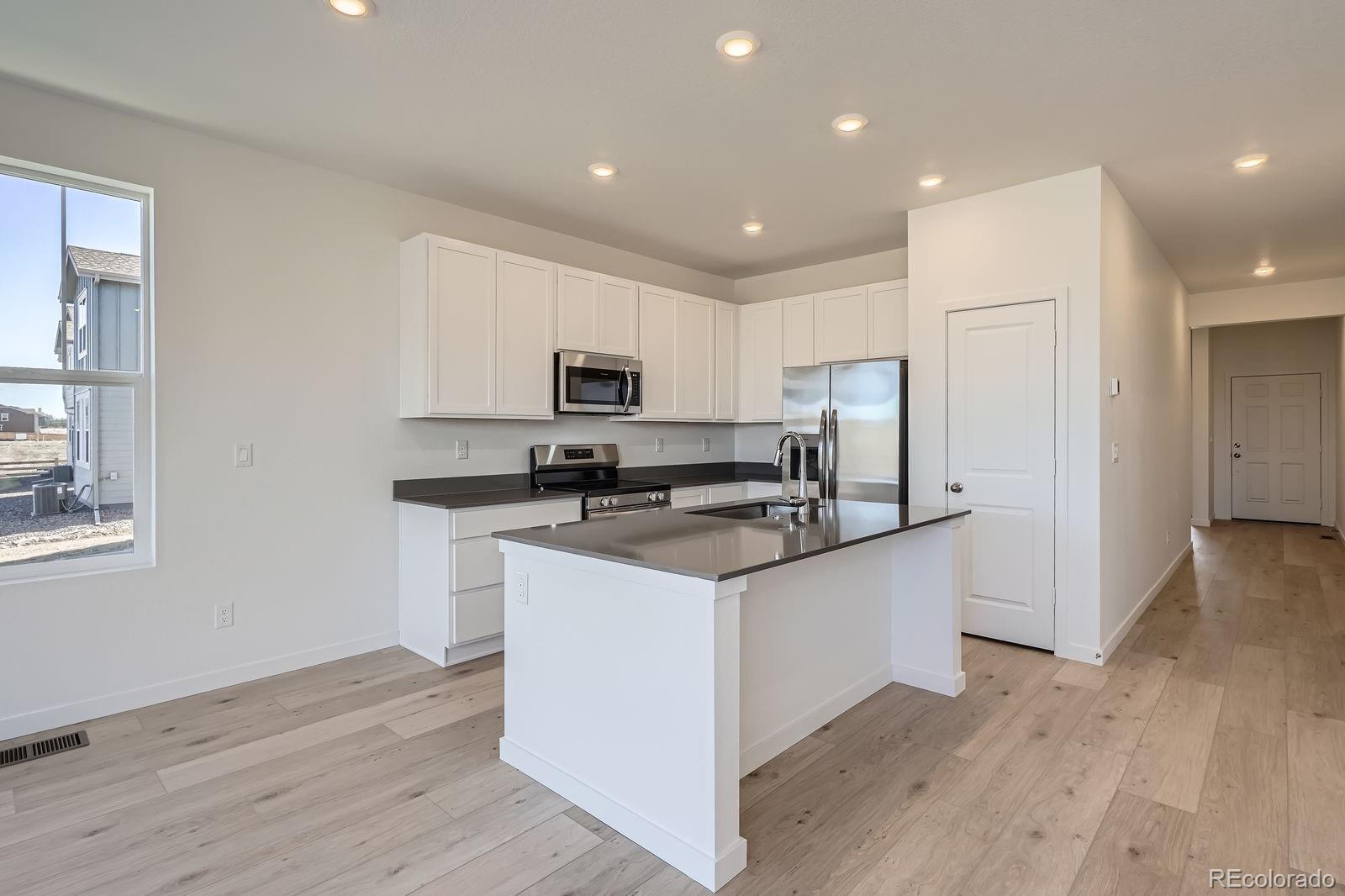 MLS Image #2 for 917 w beverly street,elizabeth, Colorado