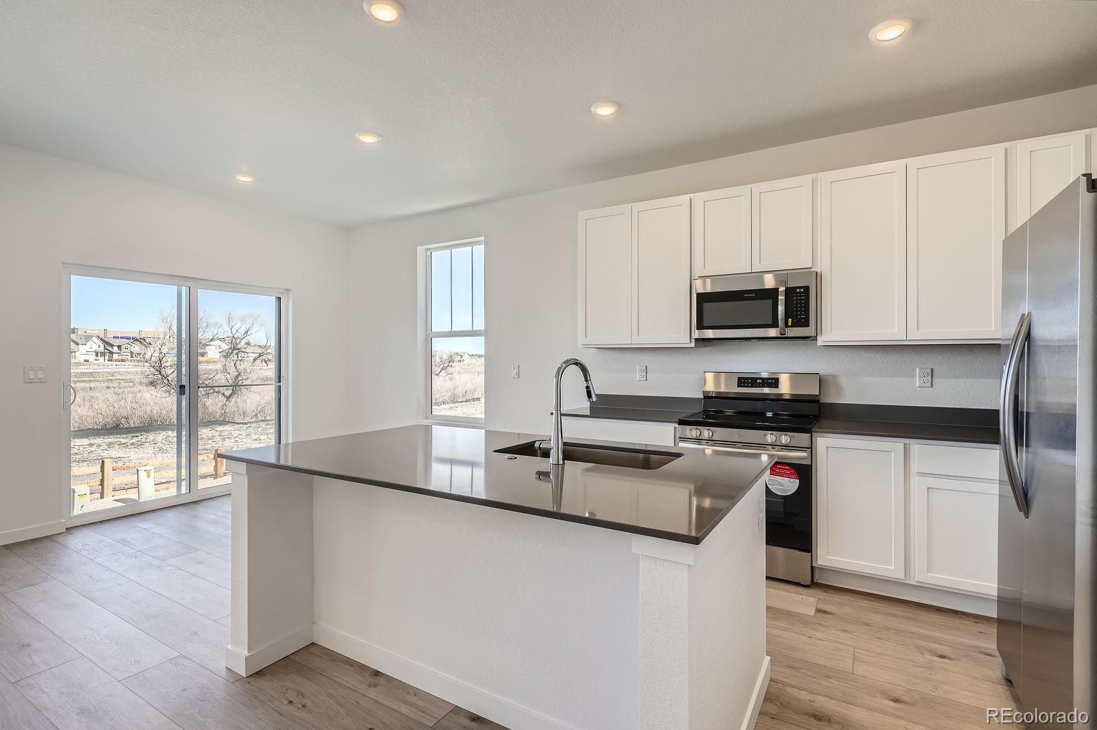 MLS Image #3 for 917 w beverly street,elizabeth, Colorado