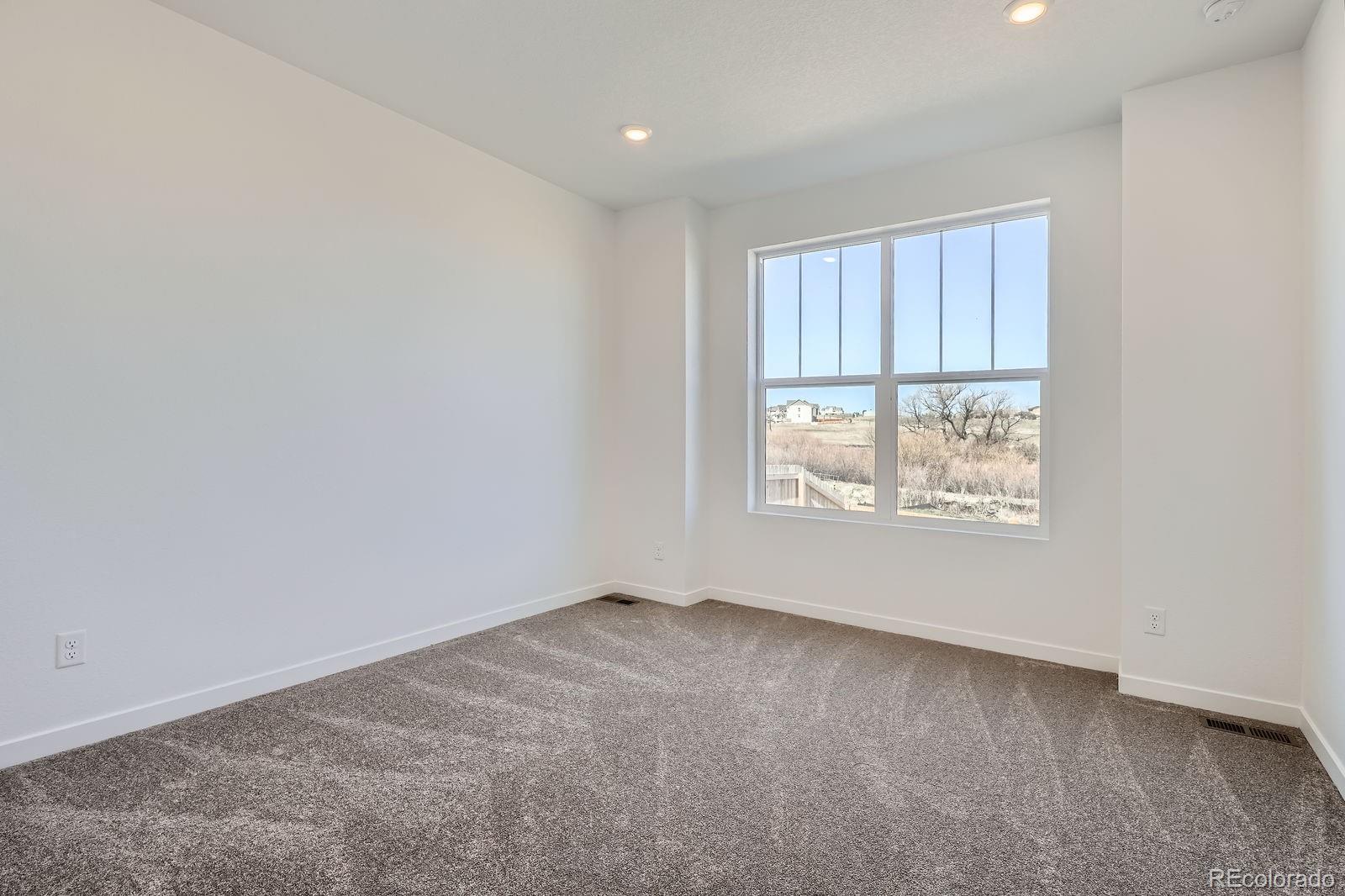 MLS Image #5 for 917 w beverly street,elizabeth, Colorado