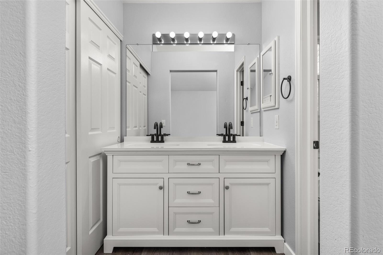 MLS Image #18 for 1236 s chester court,denver, Colorado