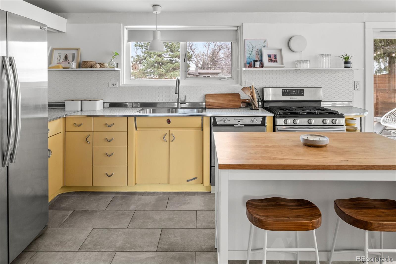 MLS Image #20 for 2325 s meade street,denver, Colorado