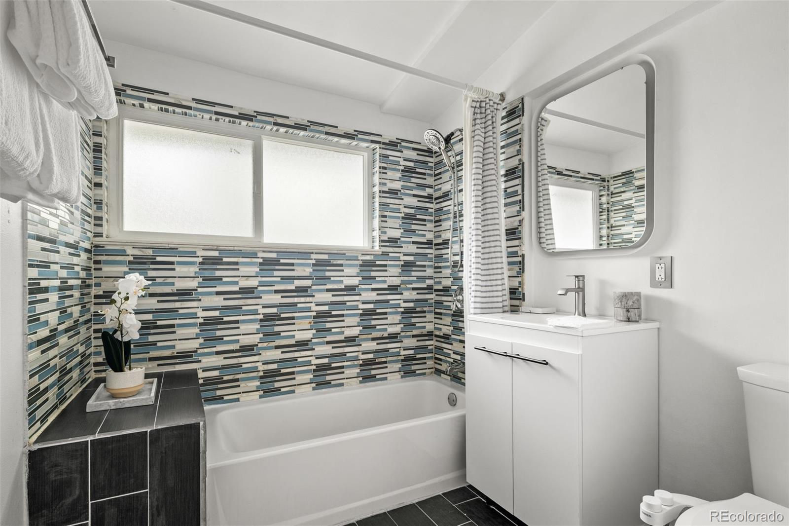 MLS Image #26 for 2325 s meade street,denver, Colorado