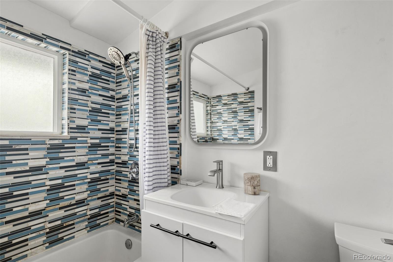 MLS Image #28 for 2325 s meade street,denver, Colorado
