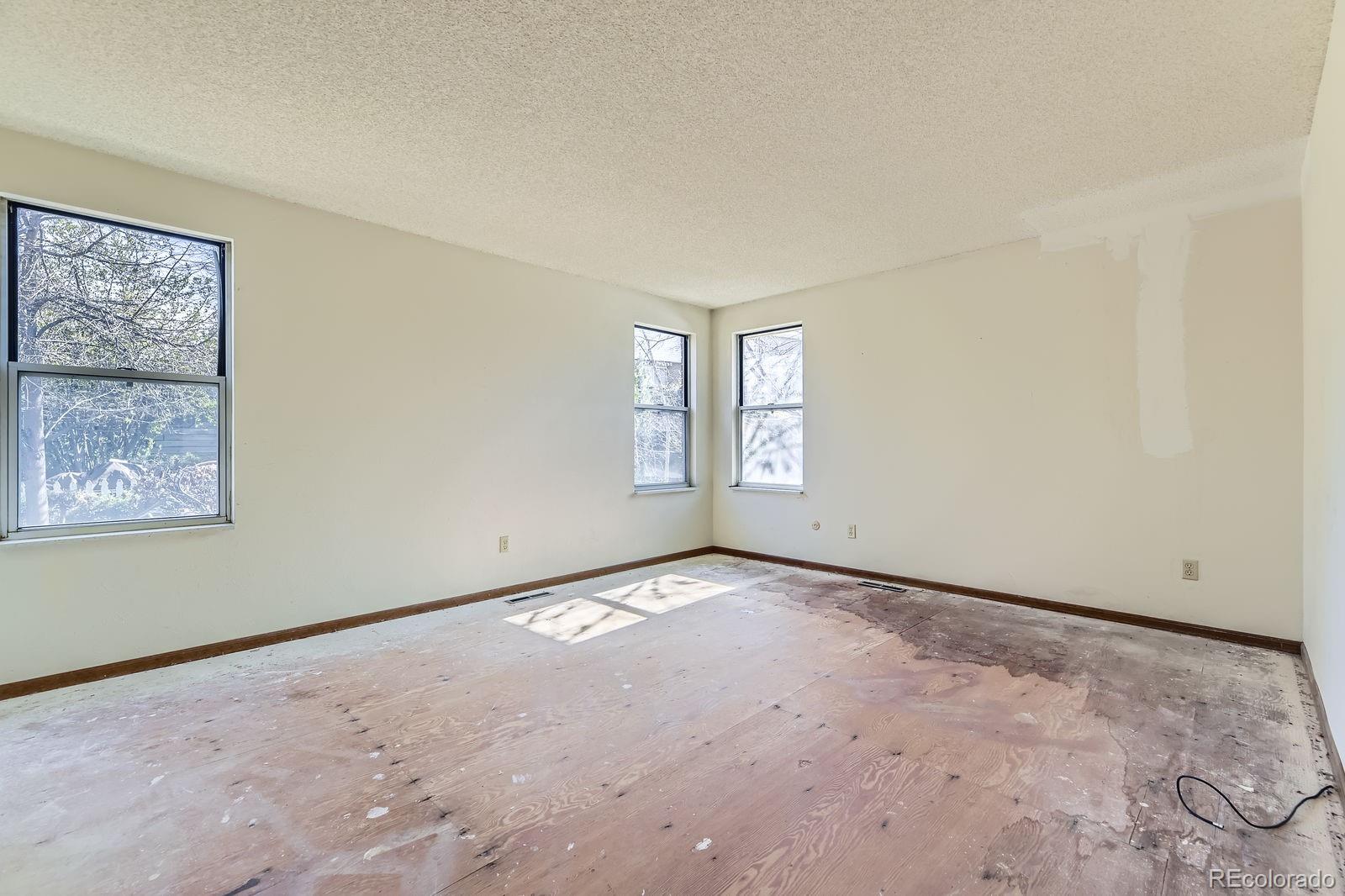 MLS Image #14 for 1392 e nichols avenue,centennial, Colorado