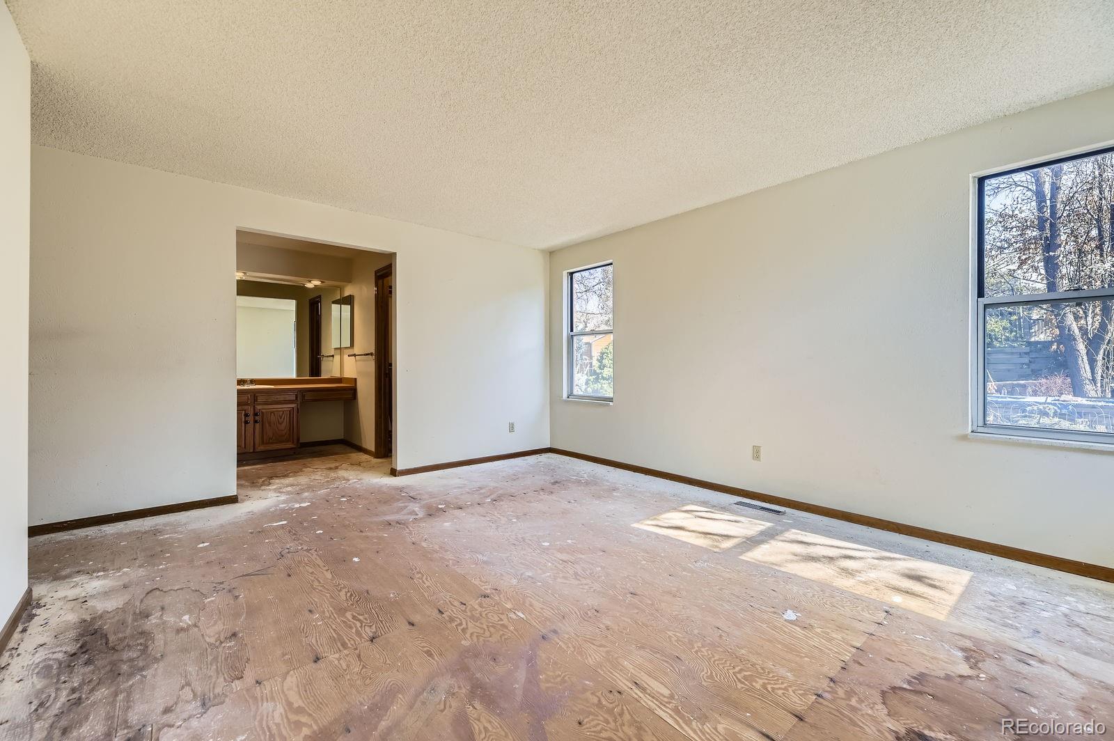 MLS Image #15 for 1392 e nichols avenue,centennial, Colorado