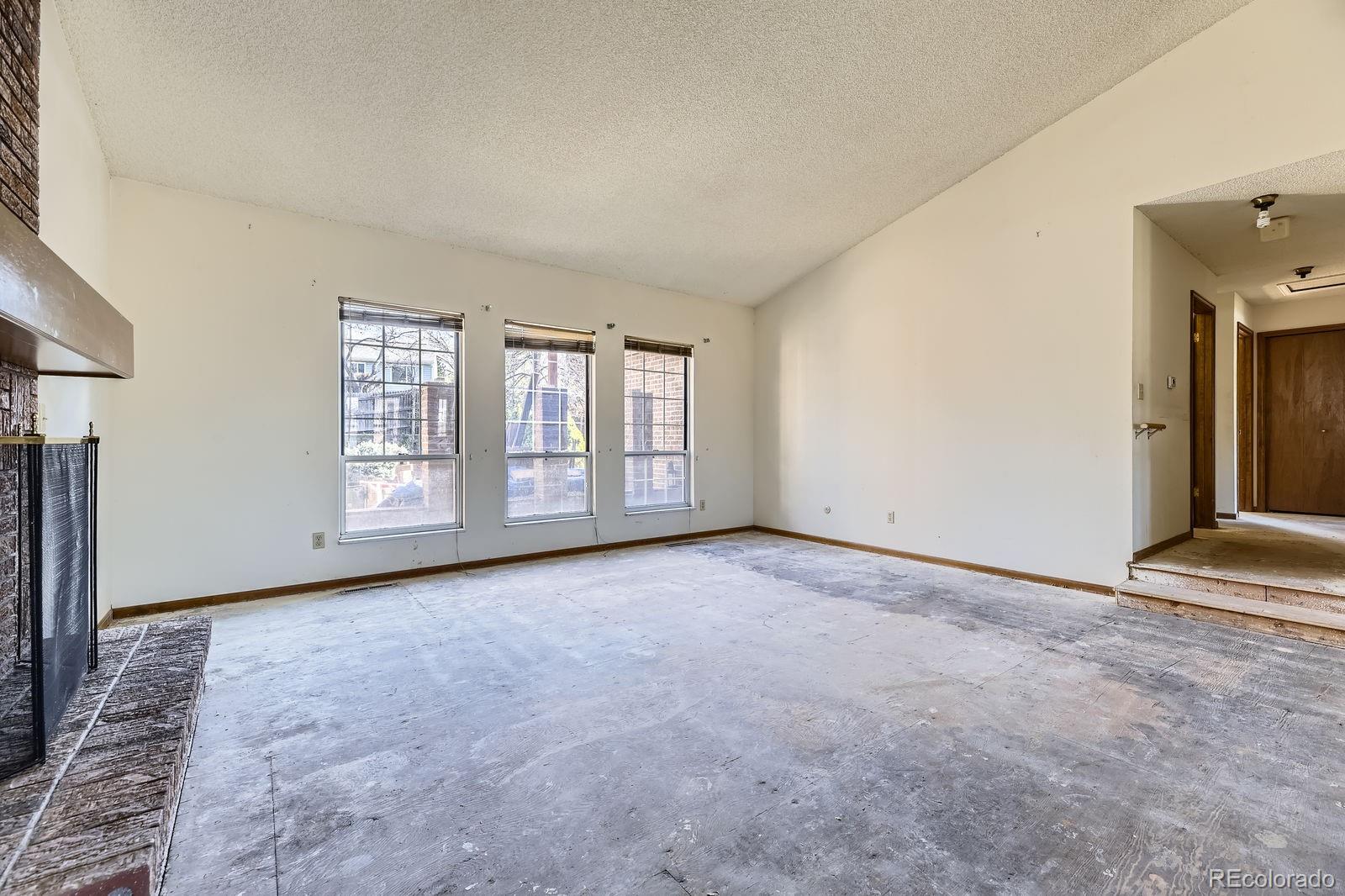 MLS Image #4 for 1392 e nichols avenue,centennial, Colorado