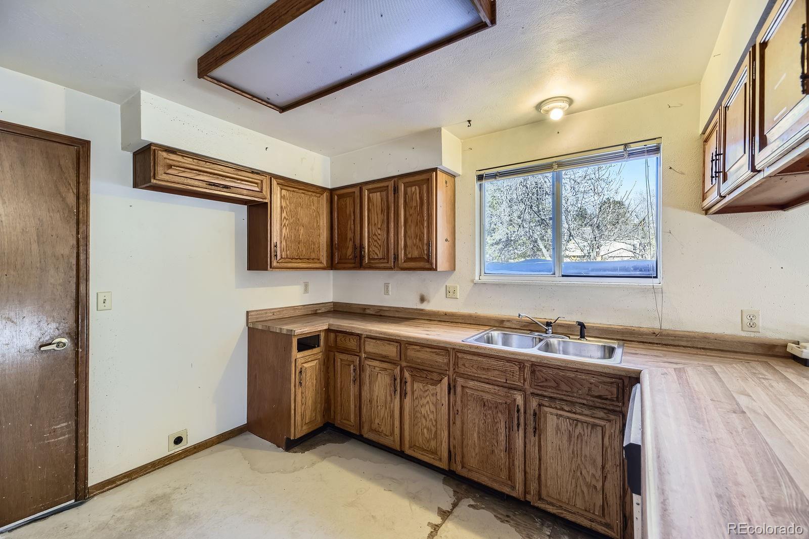 MLS Image #7 for 1392 e nichols avenue,centennial, Colorado