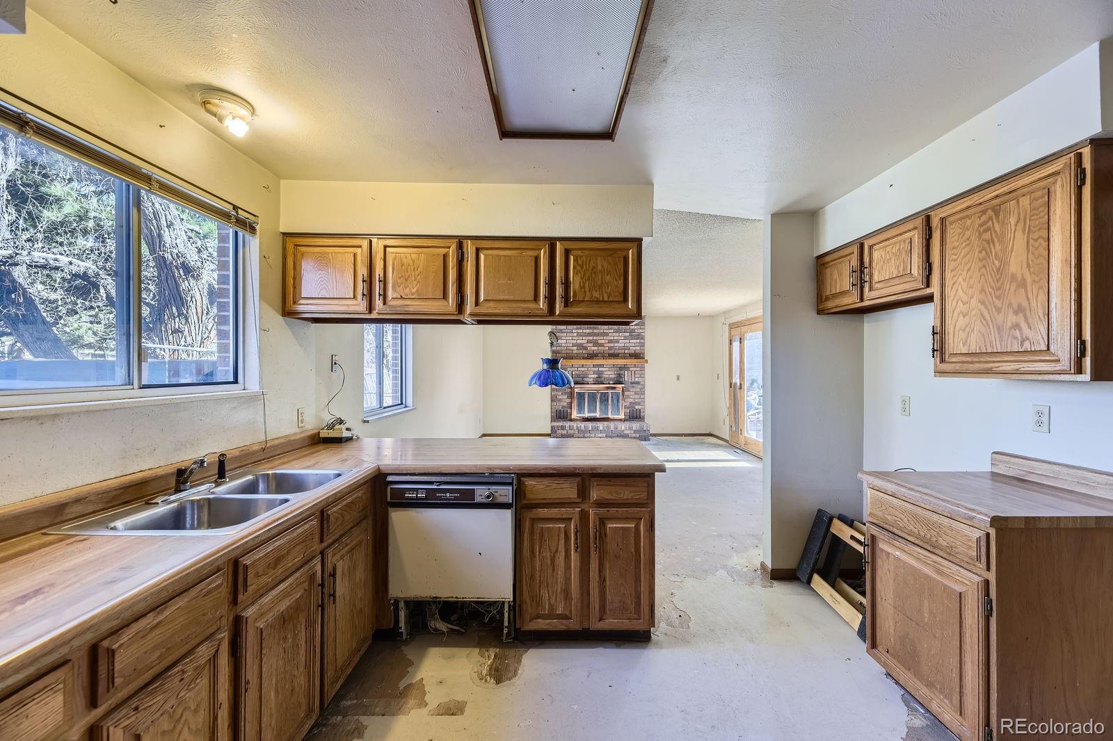 MLS Image #8 for 1392 e nichols avenue,centennial, Colorado