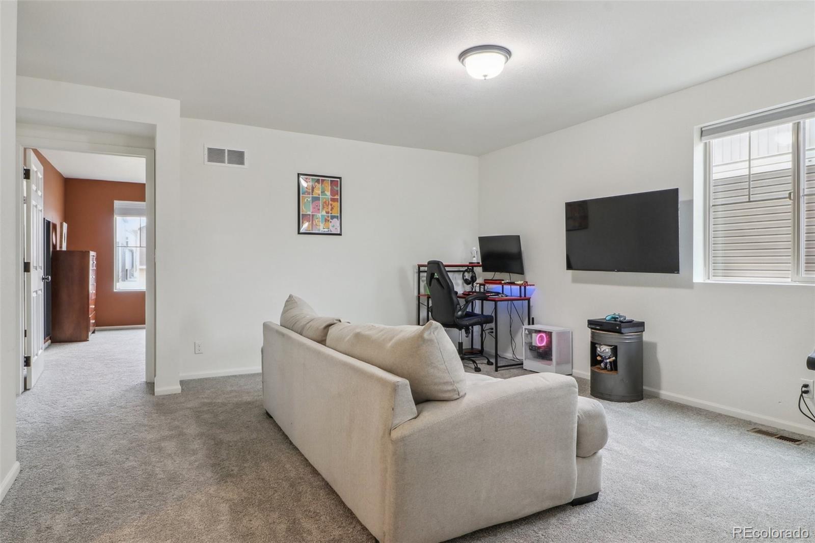 MLS Image #13 for 18108 e 52nd avenue,denver, Colorado