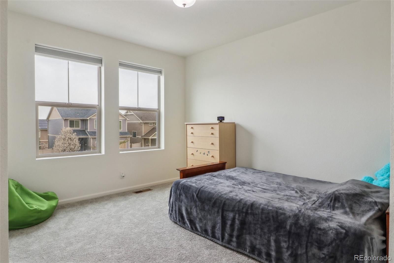 MLS Image #16 for 18108 e 52nd avenue,denver, Colorado
