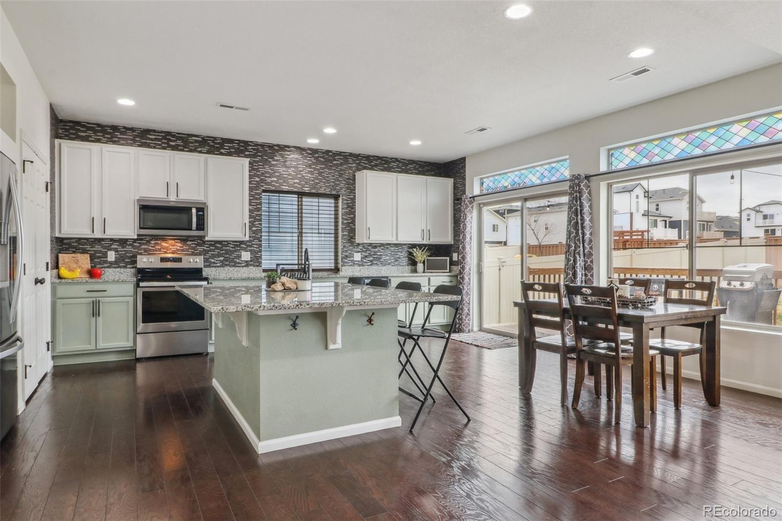 MLS Image #6 for 18108 e 52nd avenue,denver, Colorado