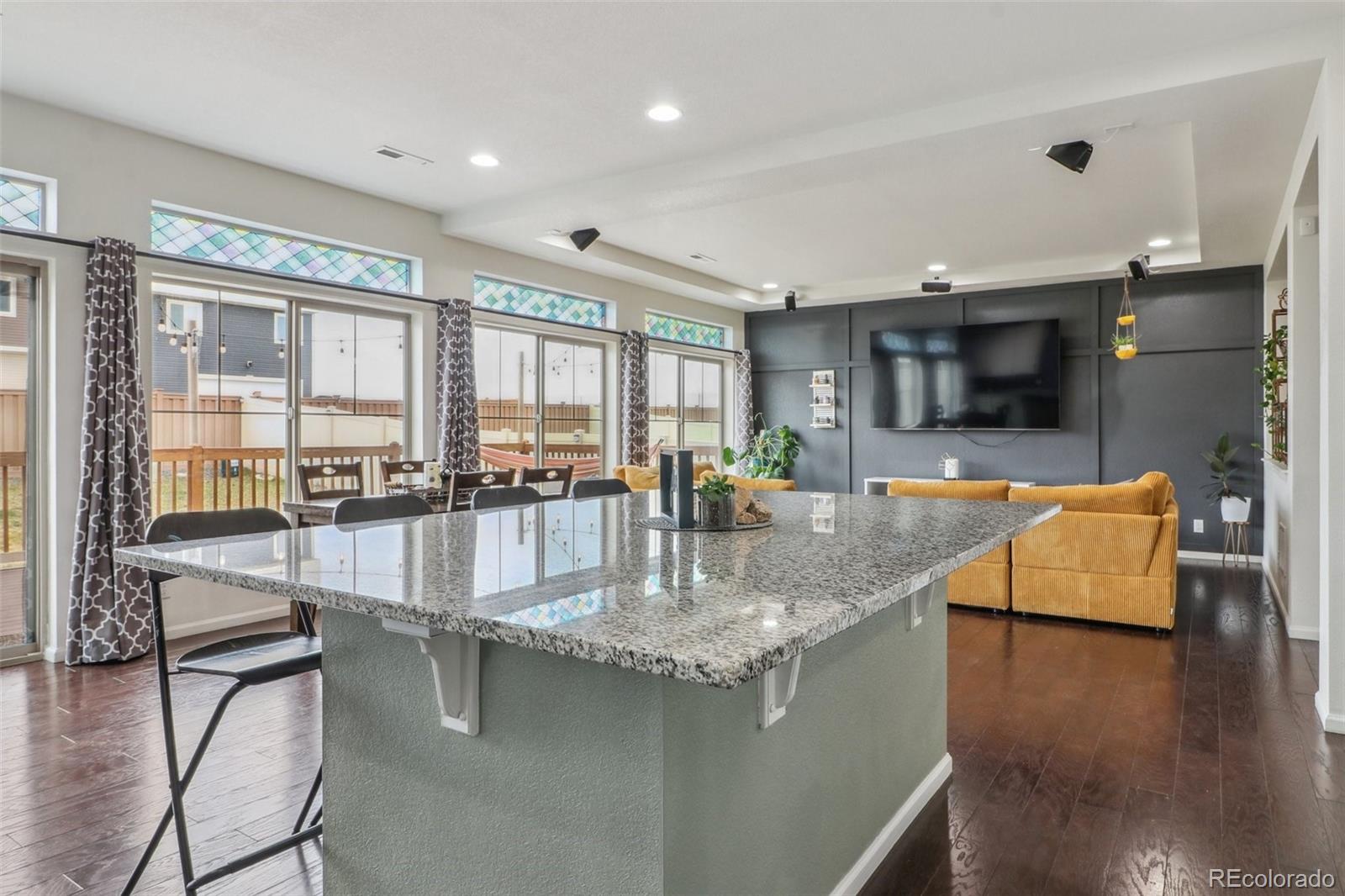 MLS Image #9 for 18108 e 52nd avenue,denver, Colorado