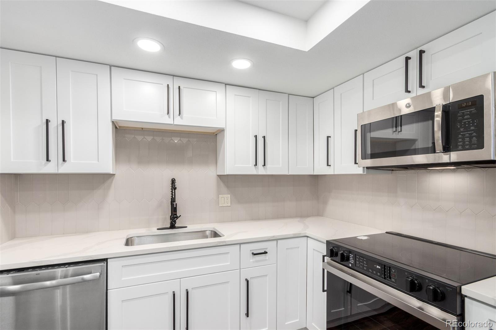 MLS Image #9 for 14050 e linvale place,aurora, Colorado
