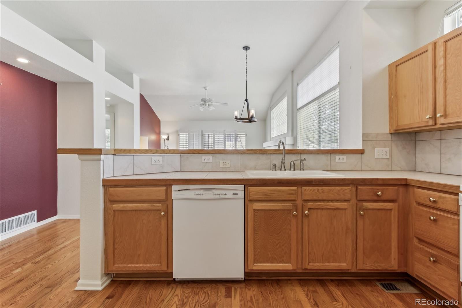 MLS Image #10 for 12879 e dickensen place,aurora, Colorado
