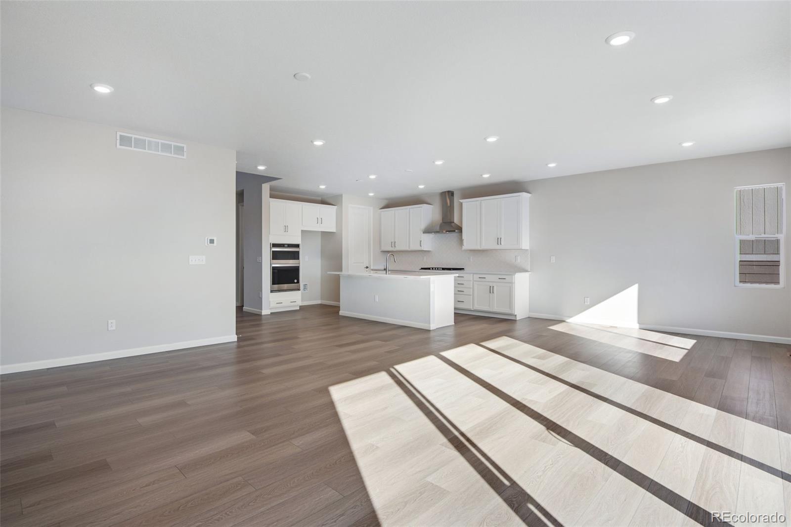 MLS Image #10 for 10022  wheeling street,commerce city, Colorado