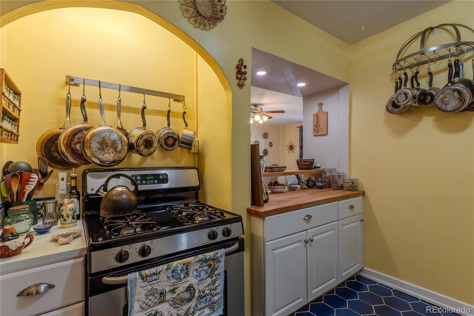 MLS Image #11 for 1436 n gilpin street,denver, Colorado