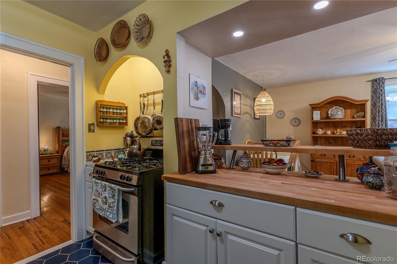 MLS Image #13 for 1436 n gilpin street,denver, Colorado