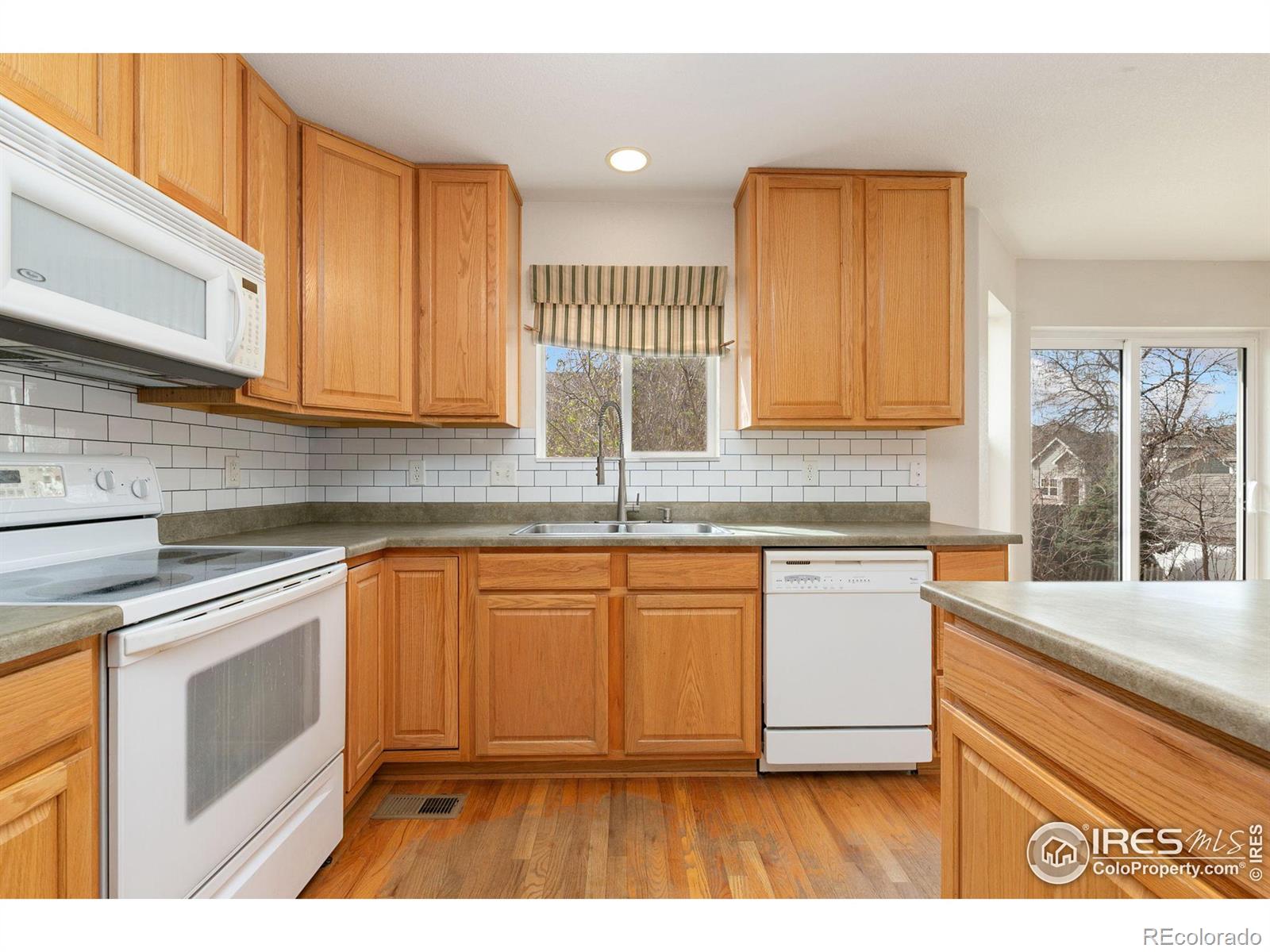 MLS Image #10 for 1651  fossil creek parkway,fort collins, Colorado