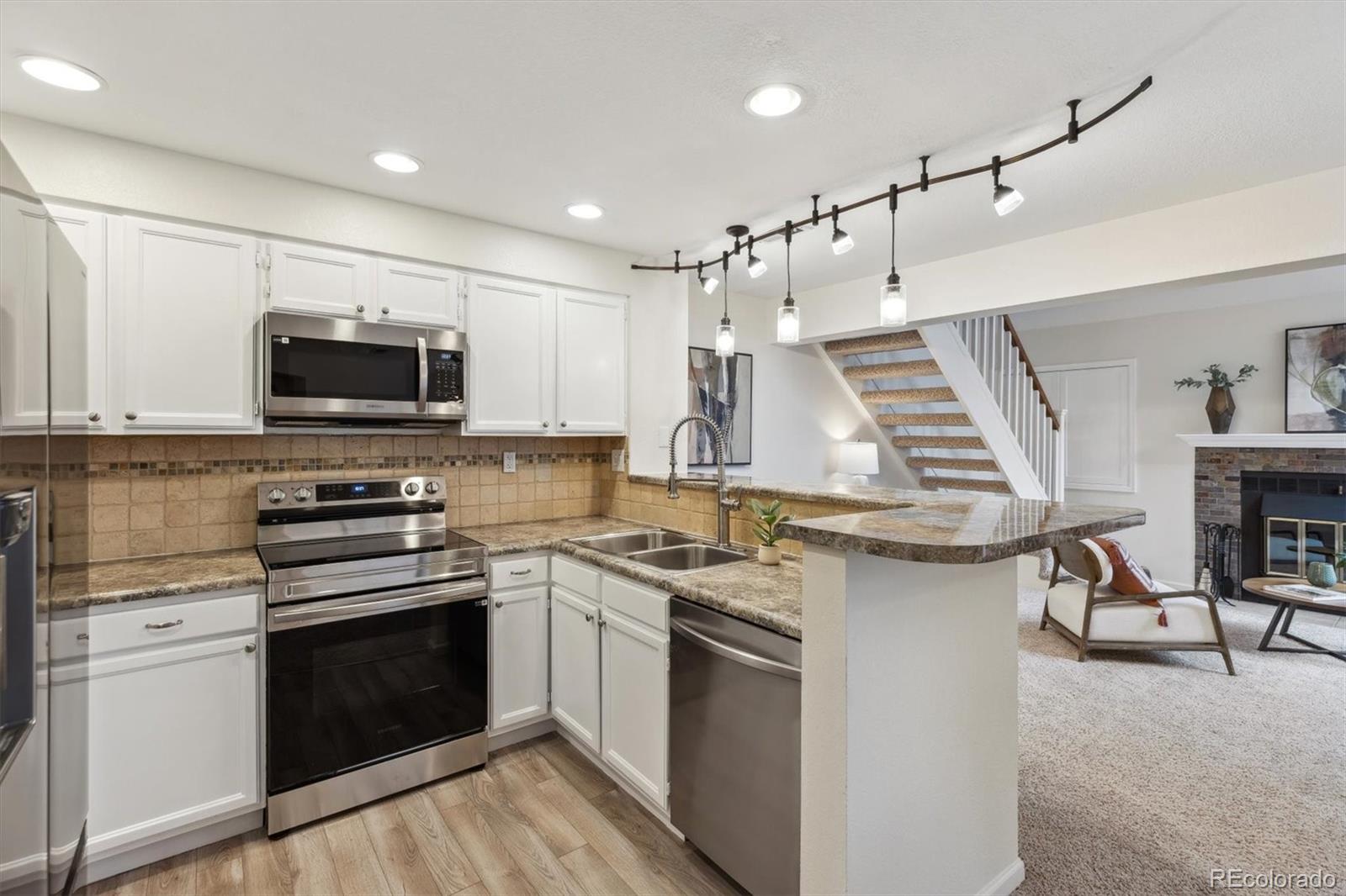 MLS Image #3 for 836 s vance street,lakewood, Colorado