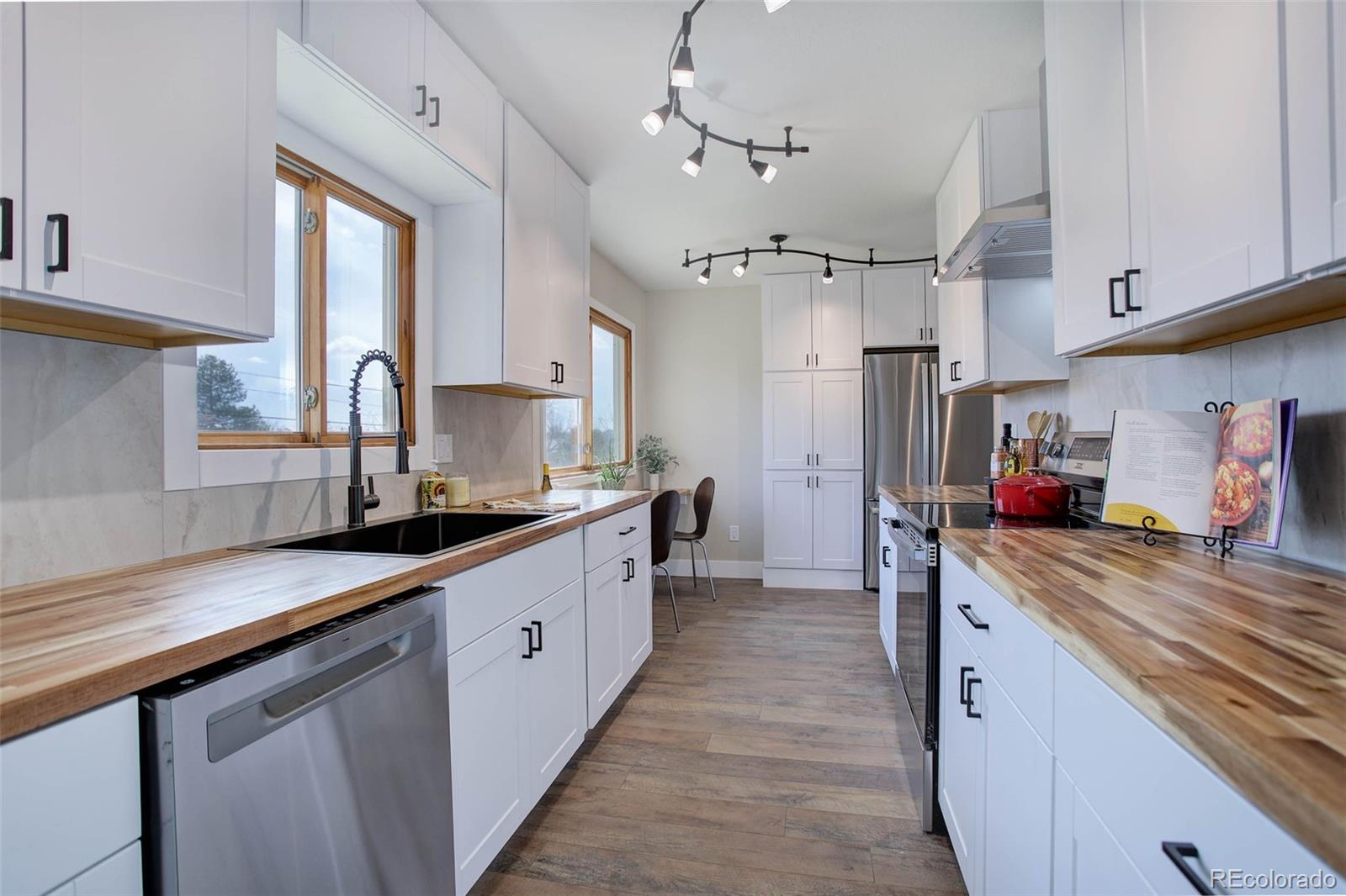 MLS Image #8 for 8396 s yarrow street,littleton, Colorado