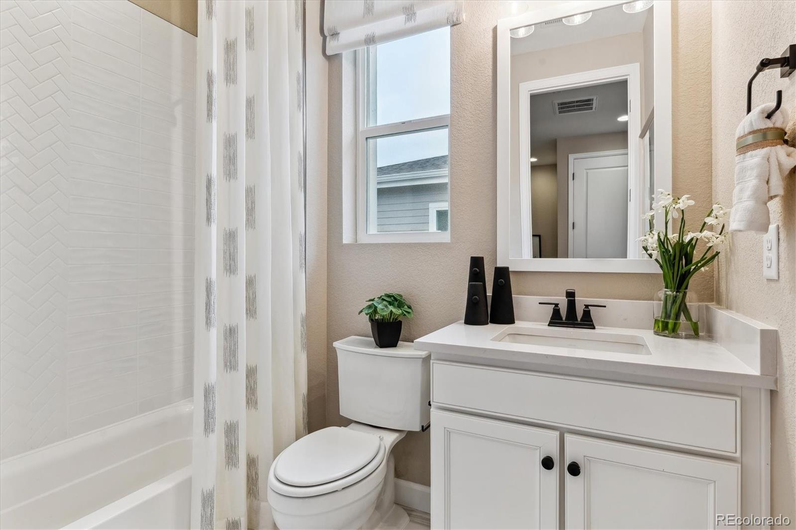 MLS Image #15 for 4588 s versailles street,aurora, Colorado