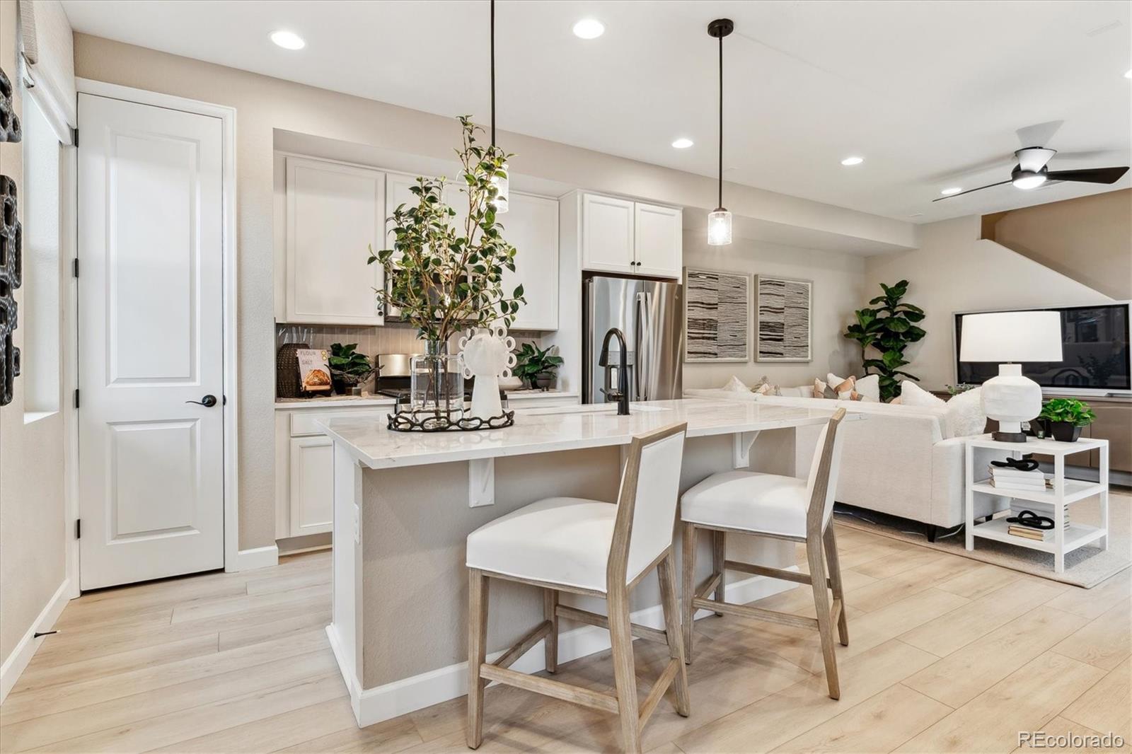 MLS Image #3 for 4588 s versailles street,aurora, Colorado