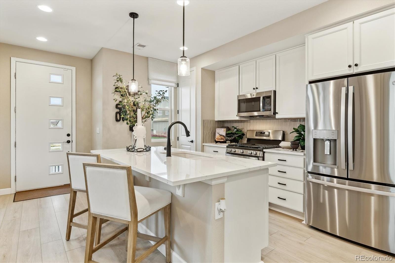MLS Image #4 for 4588 s versailles street,aurora, Colorado