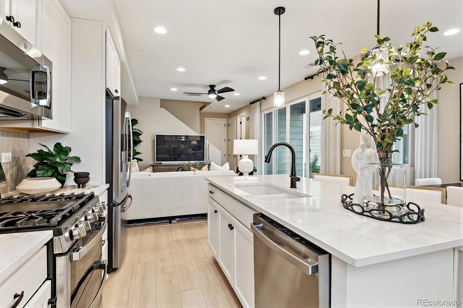 MLS Image #7 for 4588 s versailles street,aurora, Colorado