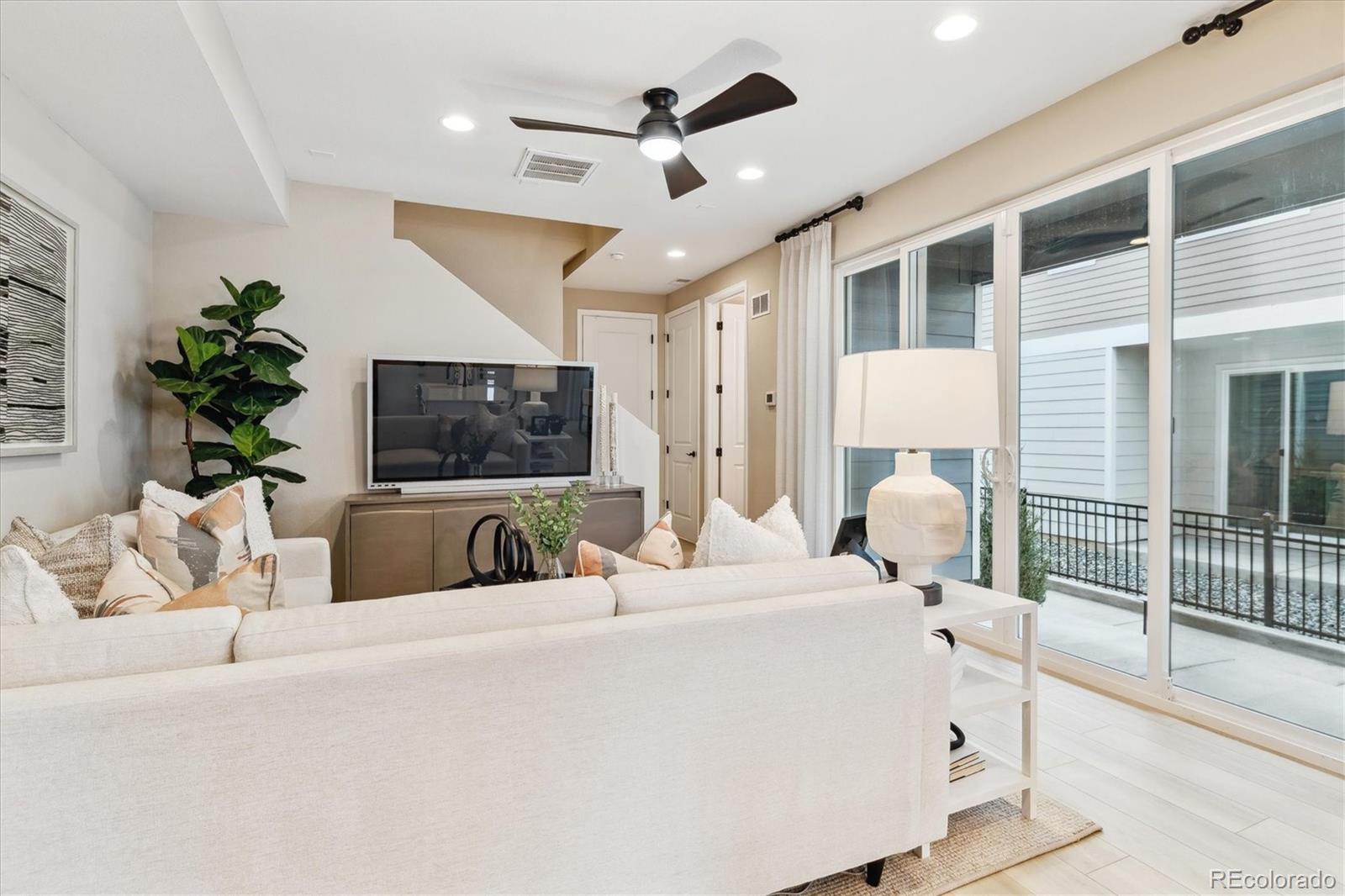 MLS Image #8 for 4588 s versailles street,aurora, Colorado