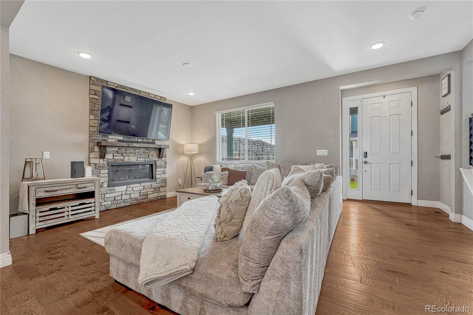MLS Image #4 for 11926  norfolk court,commerce city, Colorado