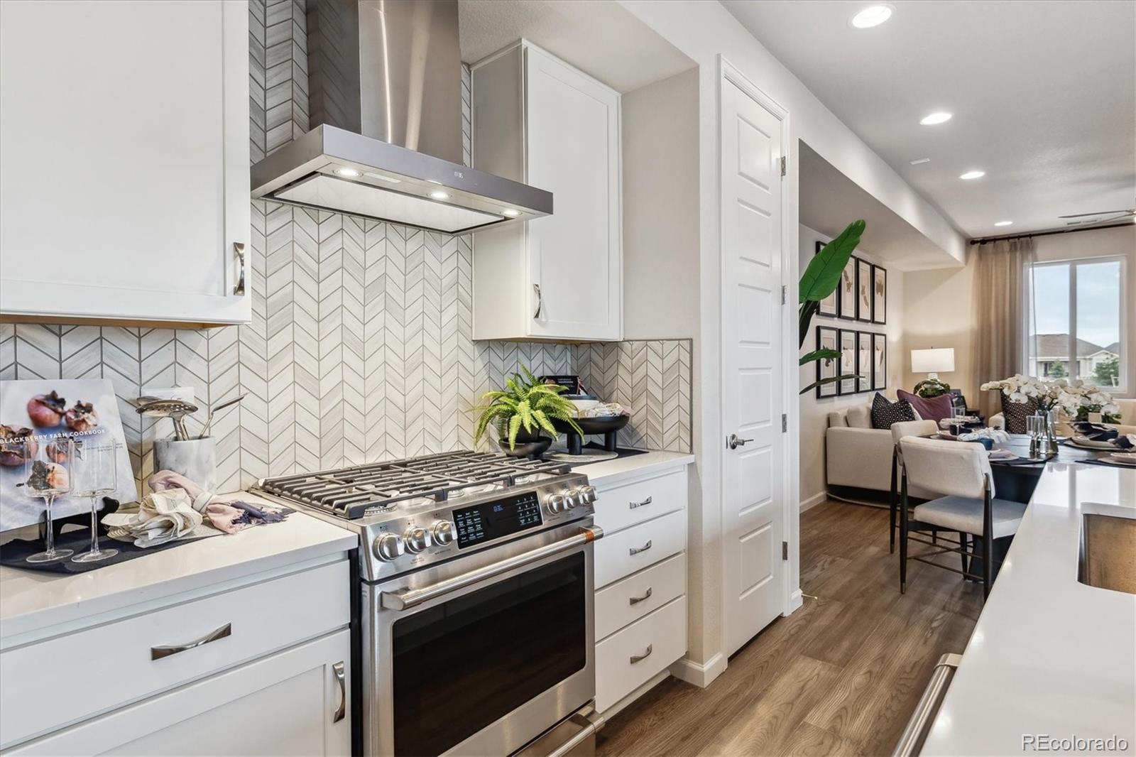 MLS Image #8 for 4588 s versailles street,aurora, Colorado