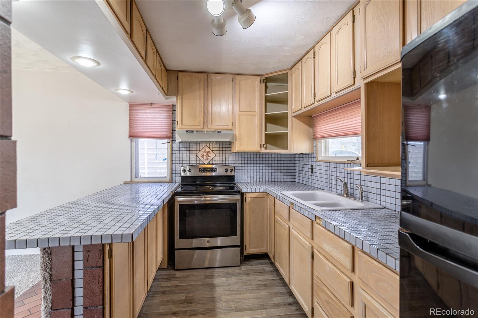 MLS Image #9 for 160  cragmore street,denver, Colorado