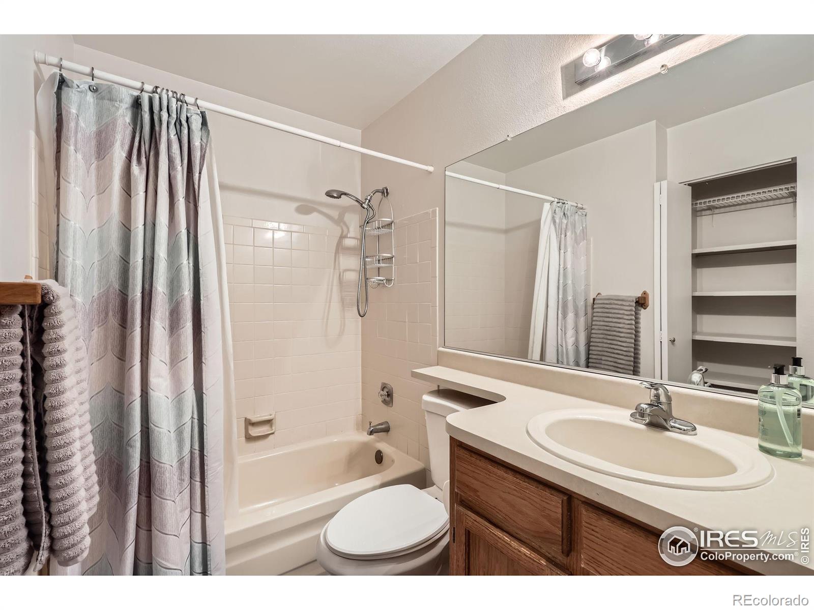 MLS Image #5 for 8335  fairmount drive,denver, Colorado