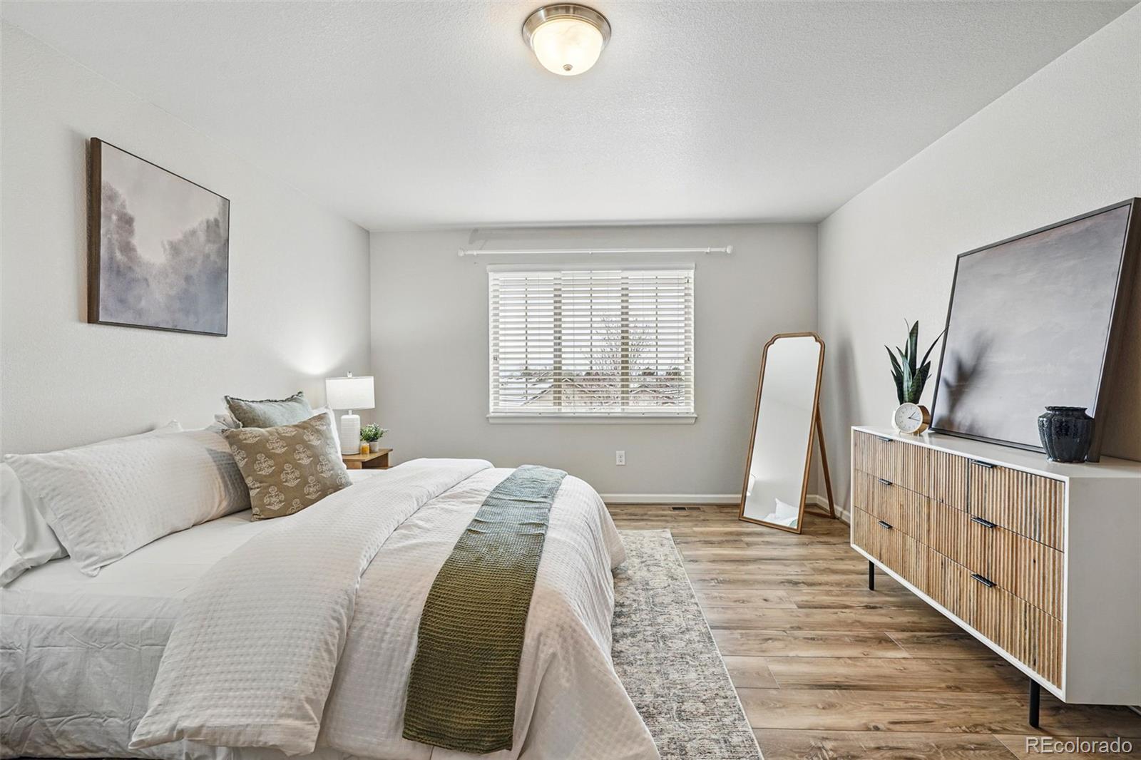 MLS Image #3 for 2562 s kendrick street,denver, Colorado