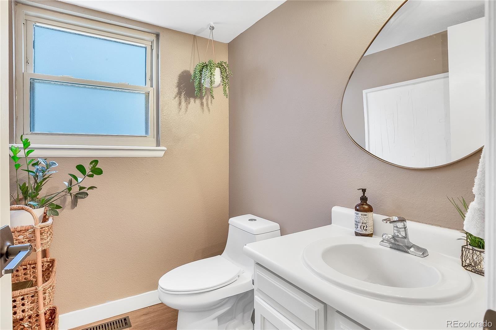 MLS Image #12 for 15962 e lehigh circle,aurora, Colorado